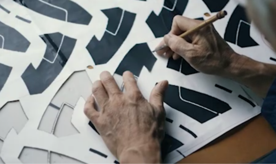 Toyo Tire请手艺人把轮胎花纹做成了一件“轮胎和服”