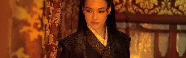 她有侠客的潇洒也有猫般的慵懒，这种魅惑众生的美叫舒淇！