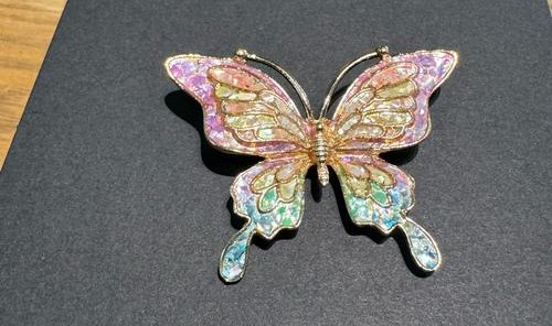 看着这些高级珠宝上的蝴蝶，我就知道我的少女心还在！