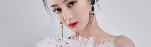 迪丽冷巴出道第一天就上热搜，而平行世界的你最想尝试什么事？