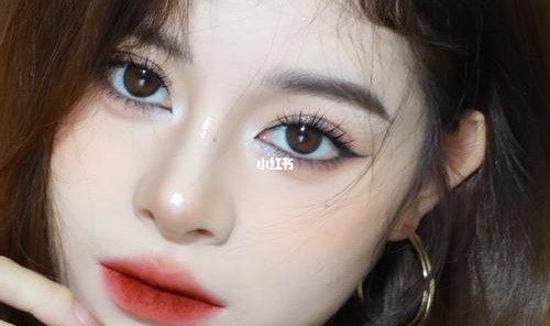 落叶色妆容和这个时节最搭，没有之一！