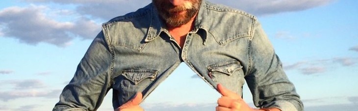 这名脑动大开的男子，最爱把自己神PS