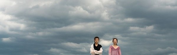 春夏追着龙卷风到处跑，鲜活而旺盛的生命不需要任何矫饰