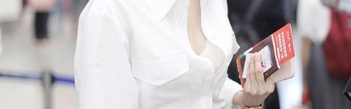 露出衬衫领子的你，看着就不一般