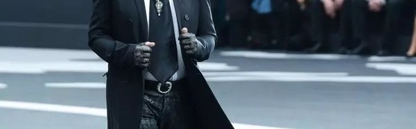 减肥90磅就为穿上一套衣服，时尚圈传奇Karl Lagerfeld做到了！原来成就大事的人靠的就是坚持。