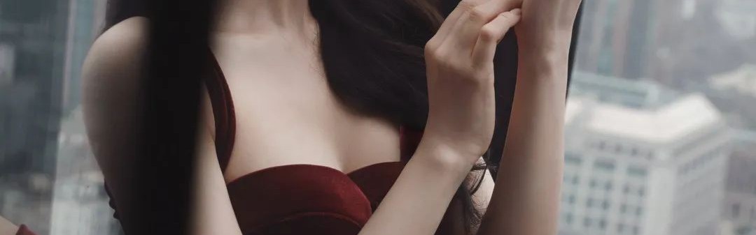 炸上热搜的她，说一句人间绝色不过分吧？