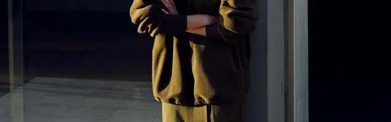 穿这么素还这么美，她们怎么做到的？