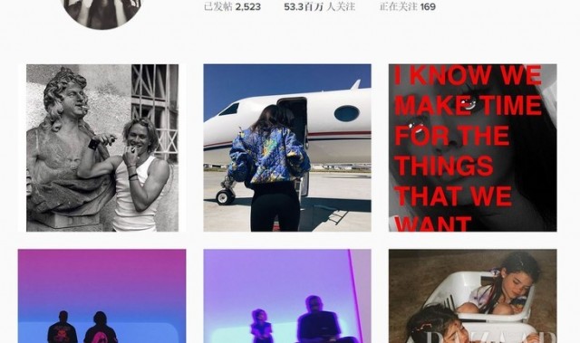 她是超模&世界级网红，50 Looks让你速成她的时髦穿搭法！