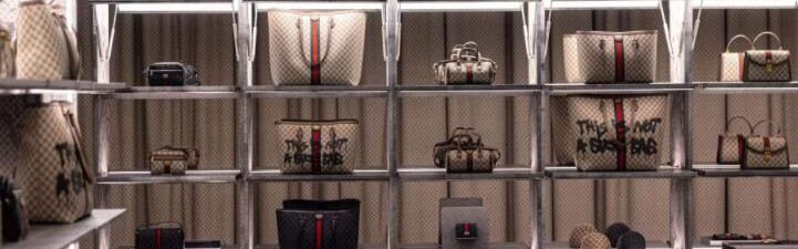 Balenciaga THE HACKER PROJECT系列于品牌线下限时体验空间发售