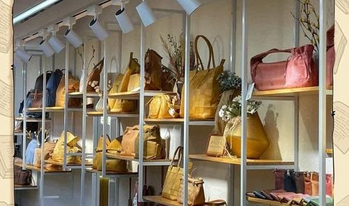 批发爆款包包在哪里,广州包包批发市场紫源港是批发包包好去处