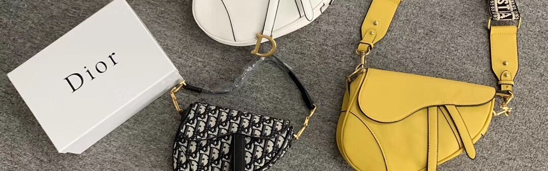 lv女包最新,店家推出新款古董单肩包和实物一样