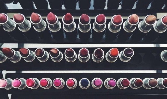 美妆控 ｜ 口红的正确打开方式可不止涂嘴唇那么简单哦！