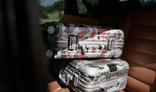 RIMOWA（日默瓦）全新节日季广告《伴我同行》上线