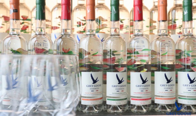 法国灰雁伏特加轻粹系列活力上市