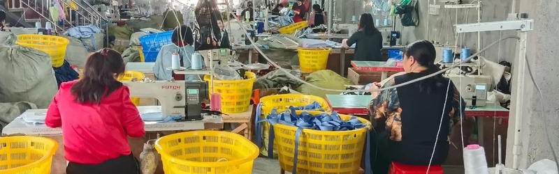 杭州箱包厂,广东省最大箱包生产基地位于广州花都区