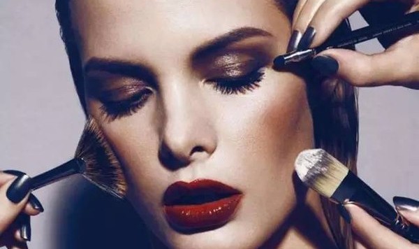 涨姿势 ｜ 小心细菌悄悄爬上脸，化妆工具照这样清洁才对！