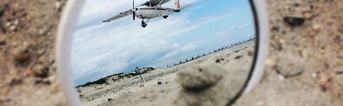 拿着一面小镜子，却创作出梦幻的摄影作品