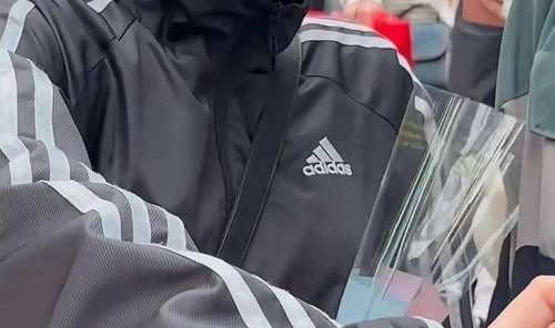 终于找到正确卸妆方法的孙怡，素颜直面镜头也毫无压力！