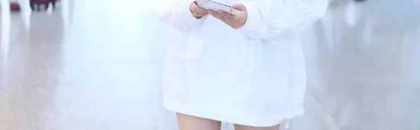 每日星范 ｜ 林允 她和冯绍峰穿着情侣外套秀恩爱，选对约会装才能满脸般配！