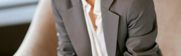 短发佟丽娅穿西装配小白鞋，帅成95后练习生！【每日星范】