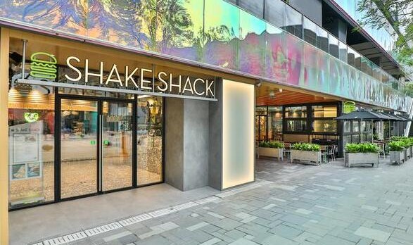 打卡网红店｜纽约的超人气汉堡Shake Shack正式落户北京三里屯