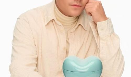 冬日惊喜揭秘 相伴温暖时光 FENDIDI设计师OSCAR王令尘邀您开启冬日萌趣世界