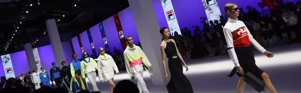 我在米兰带着马思纯和陈学冬，一起坐上了FILA的时光机！