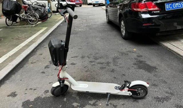 附近卖行李箱的店地址,朝阳大悦城有售行李箱小米滑板车