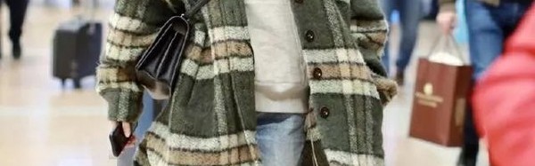 唐嫣张雪迎撞衫撞成消消乐，减龄又好看的格纹大衣难道就这一件吗？