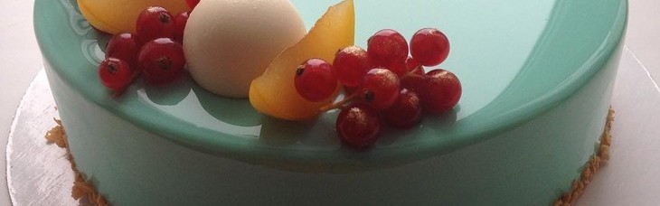 这可能是你见过的最美的蛋糕，因为她是镜面儿的！