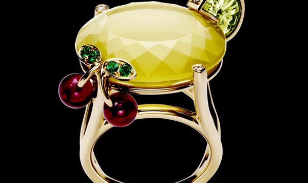 Piaget（伯爵）全新奢华Limelight鸡尾酒指环