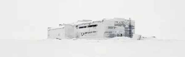 摄影师眼中被遗忘在大雪里的“武器”