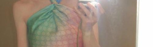 今年没准备新衣服，穿10年前的照样时髦