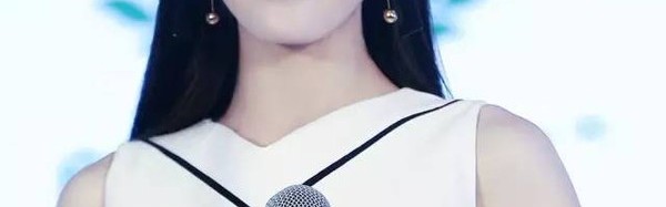 迪丽热巴 这个夏天，你找的不就是这件清凉连衣裙吗！