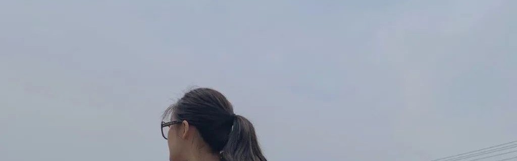 热到晕的夏天，你还要散着头发吗？