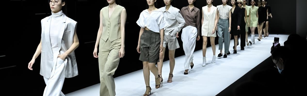 博士眼镜：解锁眼镜配饰新时代，开启“第二时装”之旅