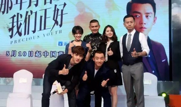 刘诗诗 手上的戒指，竟到比她和隆哥的婚戒都抢眼！