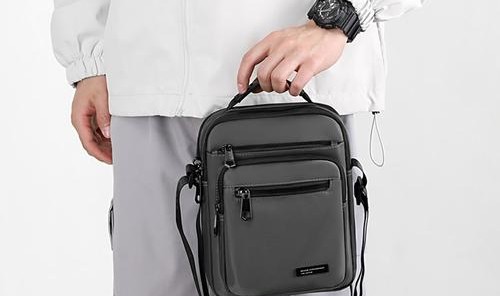 男士小背包单肩包,男士包包搭配方式多样化