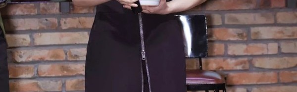 周冬雨的黑T恤还能显胸大，是怎么回事？【每日星范】