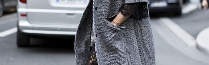 学会用蕾丝裙配大衣，就能够性感又不失温度！