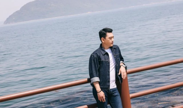 见过一人分饰两角的，但你见过一人分饰22角的吗？