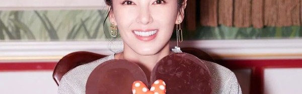 张雨绮脸够小，确定只用了刮痧板没动过刀？