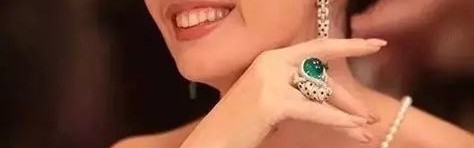 张雨绮都说了1克拉以下的碎钻不值钱，看来只能囤珍珠了