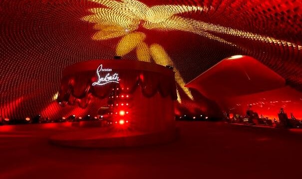 CHRISTIAN LOUBOUTIN路铂廷为您呈现THE LOUBI SHOW