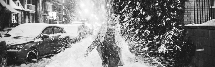 当摄影师遇上讨厌镜头的女友，依然能捕捉到她最迷人的一面！