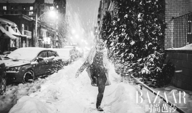 当摄影师遇上讨厌镜头的女友，依然能捕捉到她最迷人的一面！