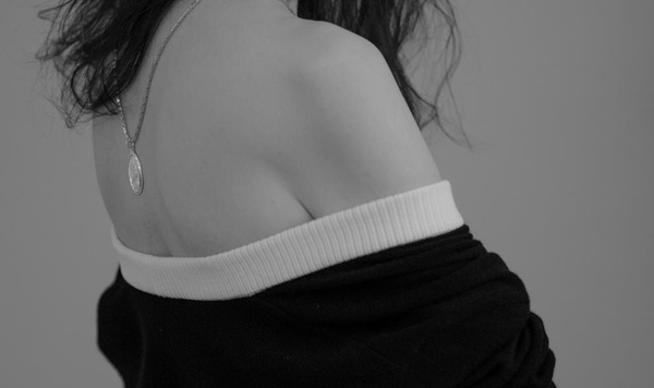 杨起凤加盟“KAISER X DENNIS FEI《无常》时尚摄影展”公益生命  国际响应