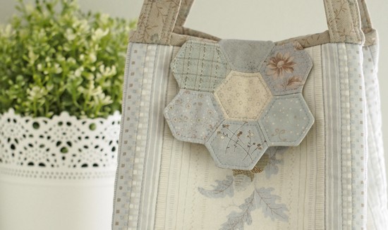 日式六边形花朵翻盖包