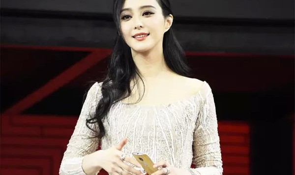 每日星范｜范冰冰 总裁求合影全因这条裙！