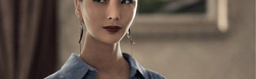 嫁入Givenchy之后，50岁的她重新出道